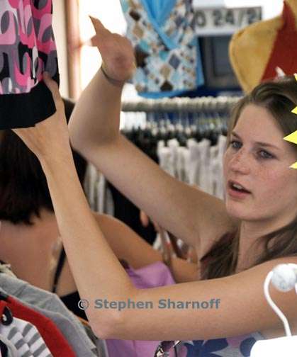 clothes seller 6 graphic